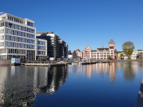 Unsere Agentur befindet sich direkt am Phönixsee in Dortmund Unsere Agentur befindet sich direkt am Phönixsee in Dortmund